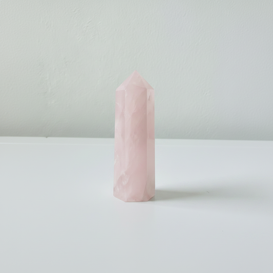 Punta de Cuarzo Rosa - fondo blanco 1:1